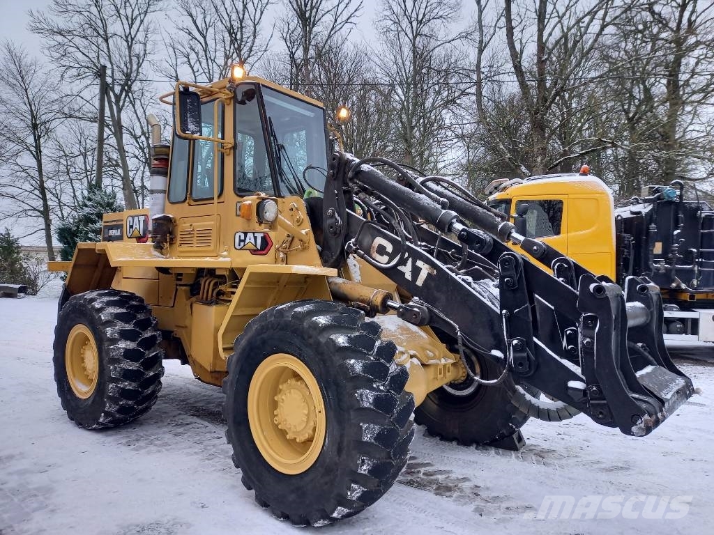 CAT IT 28 B Radlader