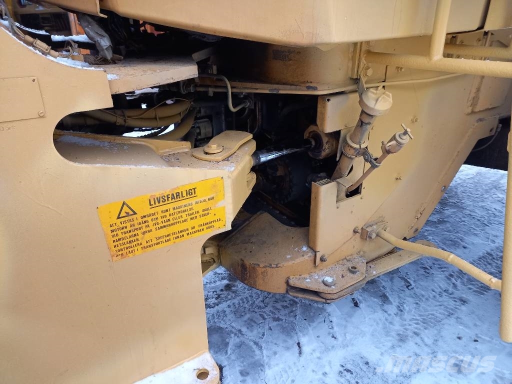 CAT IT 28 B Radlader