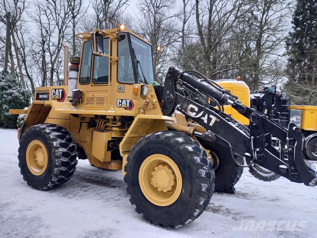 CAT IT 28 B Radlader