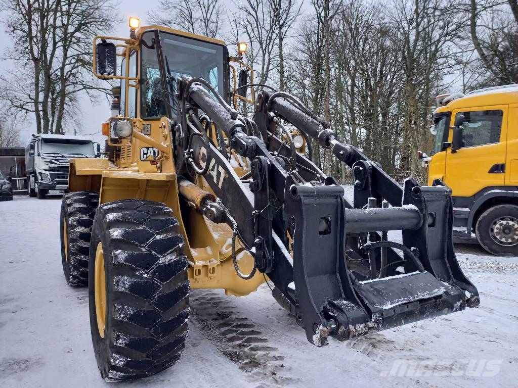 CAT IT 28 B Radlader