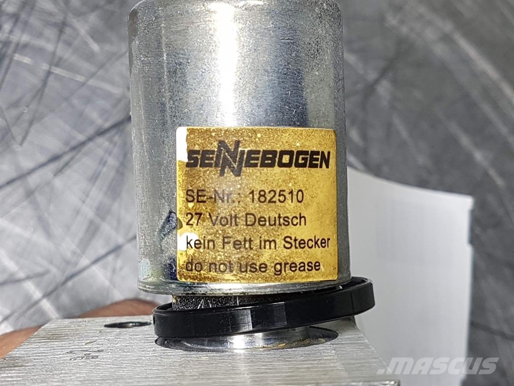 Sennebogen 182454 - 818 - Valve/Ventile/Ventiel 油壓