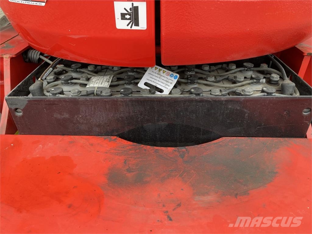 Manitou 120AETJ-COMPACT 3D Zglobne podizne platforme