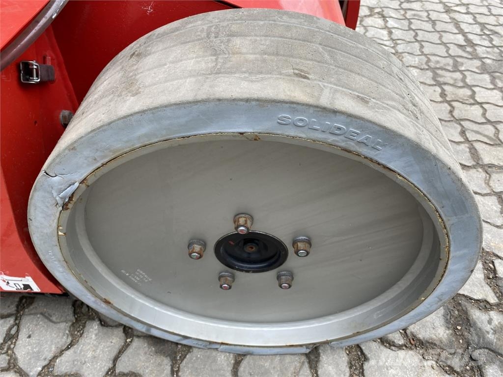 Manitou 120AETJ-COMPACT 3D Zglobne podizne platforme