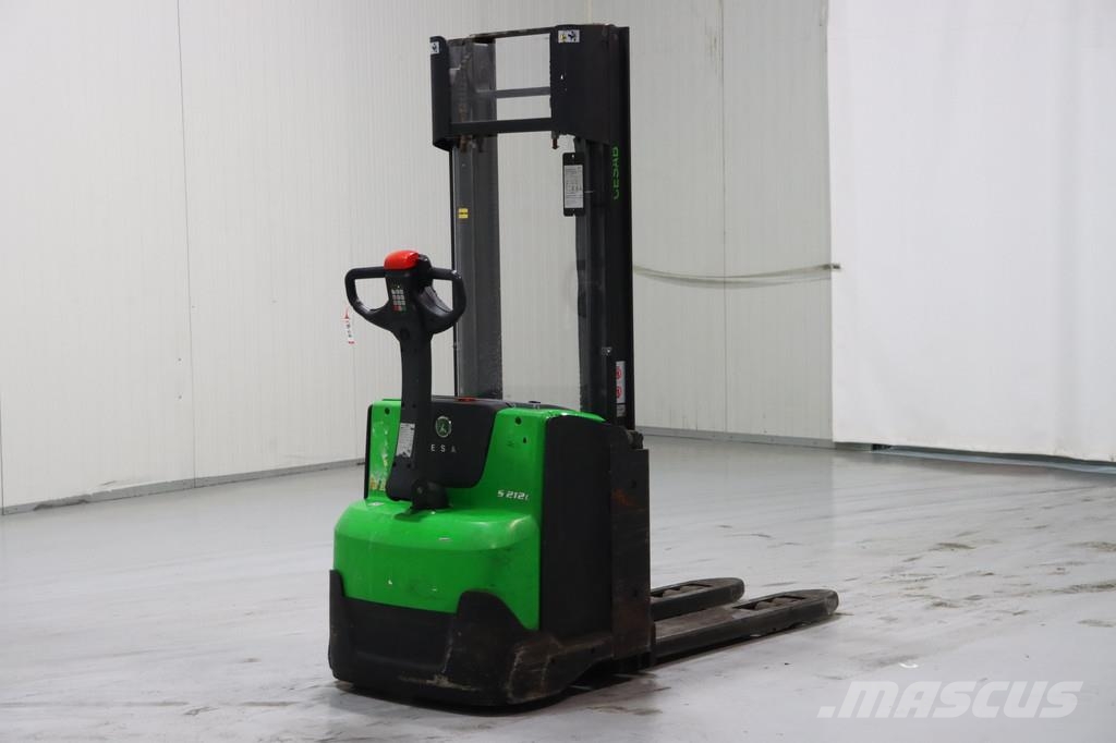 Cesab S212L 行走控制式堆積機