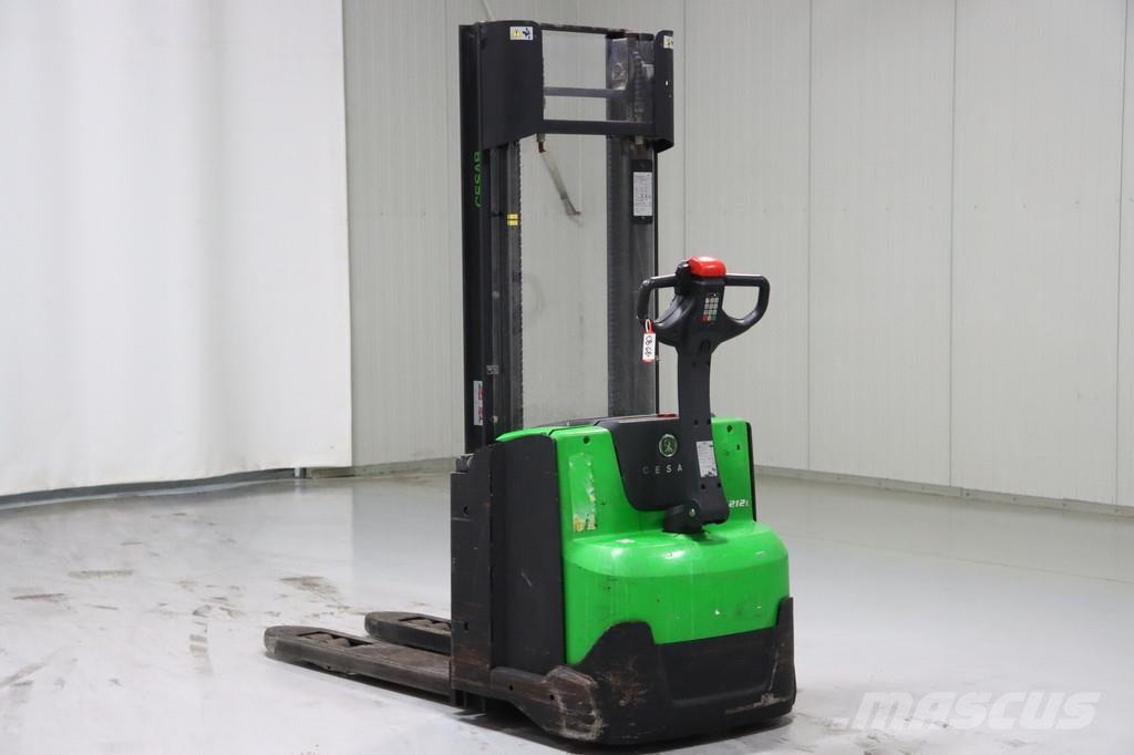 Cesab S212L 行走控制式堆積機