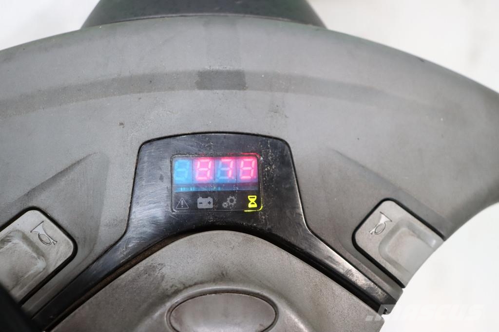Cesab S212L 行走控制式堆積機