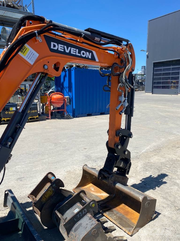 Develon Kurzheckbagger DX 27 Z-7 Kabine حفارات زحافة