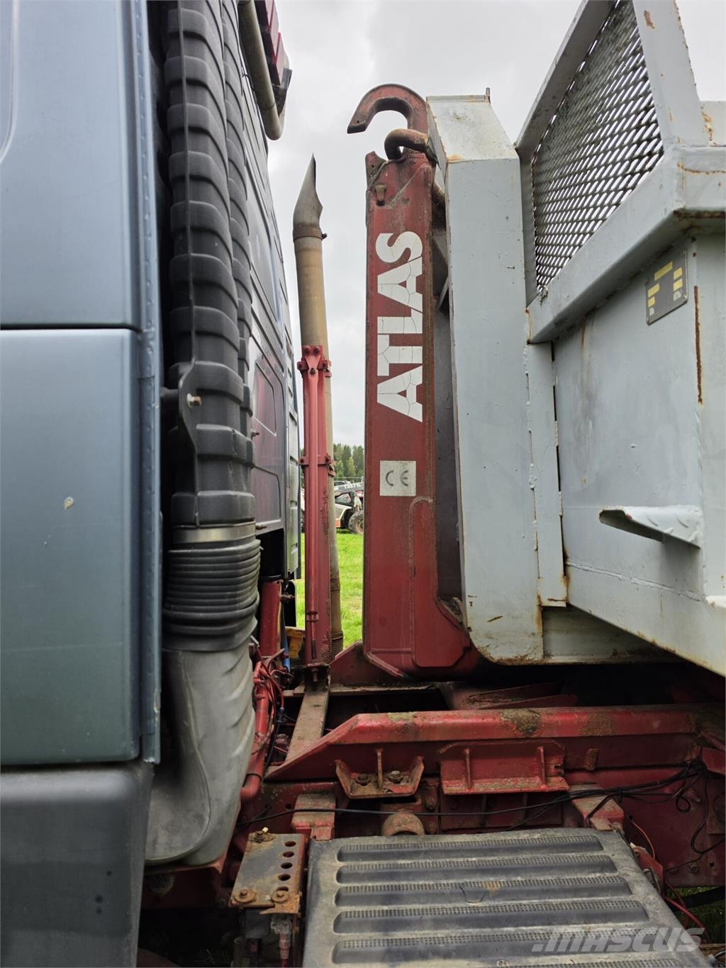 Volvo FH12 Treileri ar āķi
