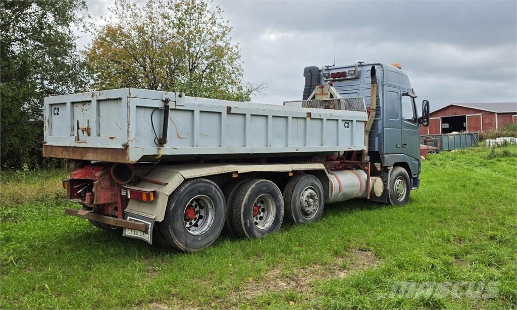 Volvo FH12 Treileri ar āķi