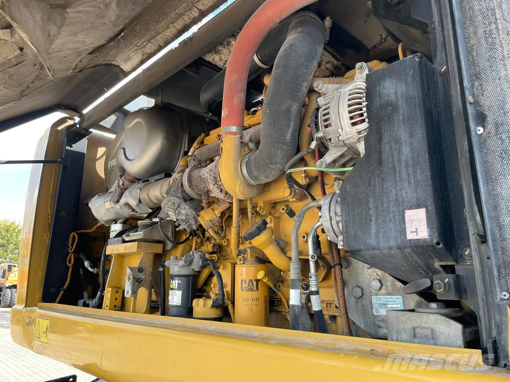 CAT MH3024 Industriālie iekrāvēji