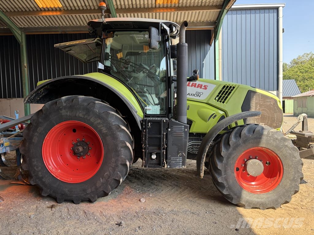 CLAAS AXION 810 Traktori