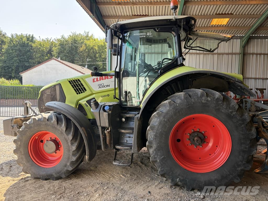 CLAAS AXION 810 Trattori