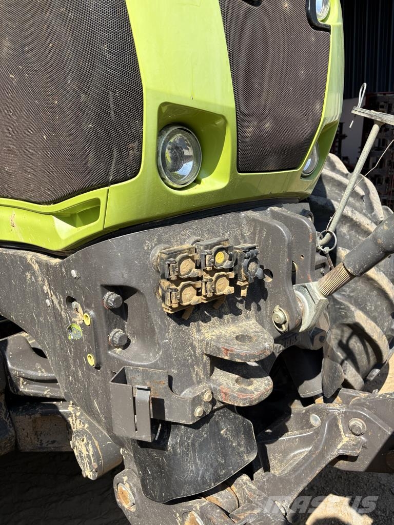 CLAAS AXION 810 Traktörler
