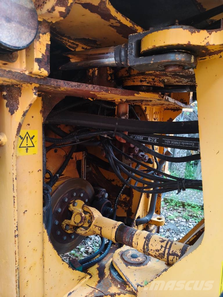 Volvo L 120 Kolesni nakladalci