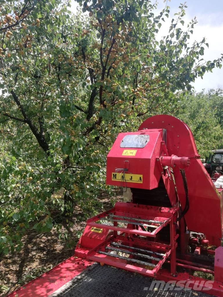 Weremczuk Otrząsarka do wiśni/jabłekMAJA / Cherry harvester Overige rooimachines