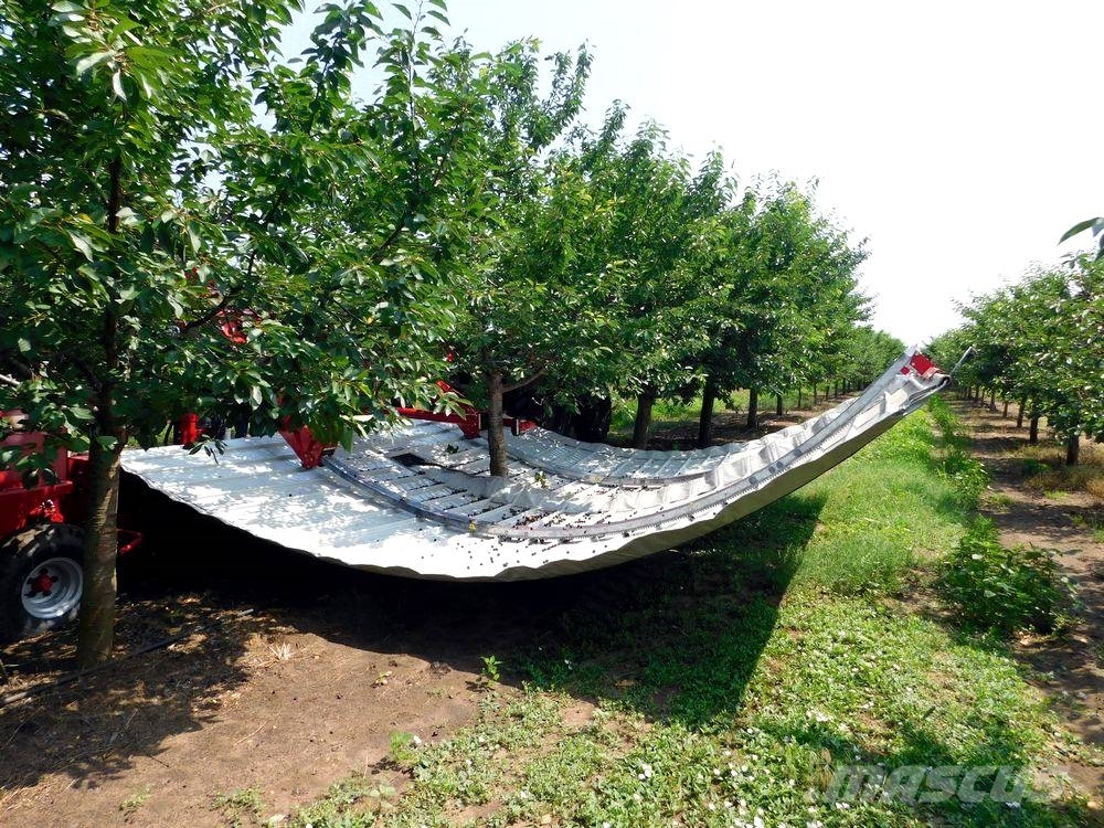 Weremczuk Otrząsarka do wiśni/jabłekMAJA / Cherry harvester Overige rooimachines