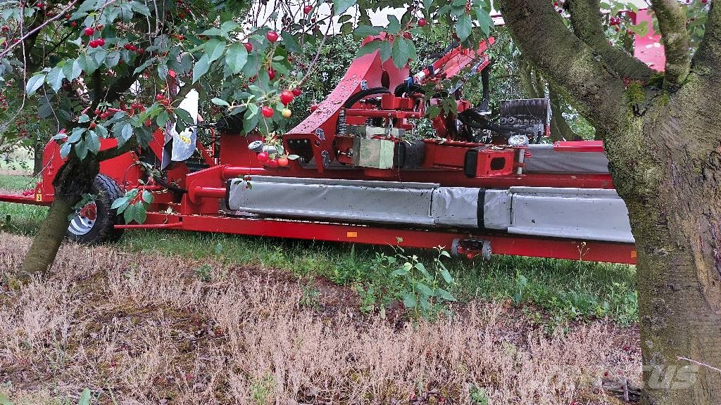 Weremczuk Otrząsarka do wiśni/jabłekMAJA / Cherry harvester Overige rooimachines