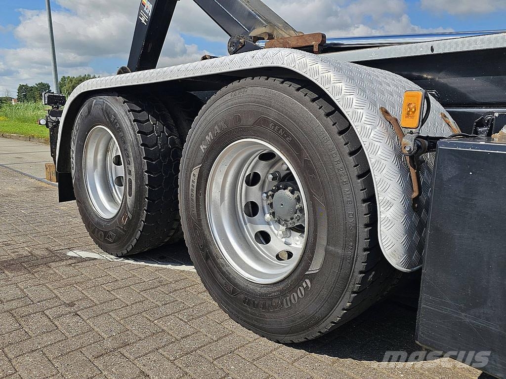 Volvo FH 750 6X4 LIFTAXLE RETARD. Camiones elevadores de gancho