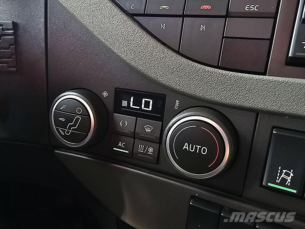 Volvo FH 750 6X4 LIFTAXLE RETARD. Camiones elevadores de gancho