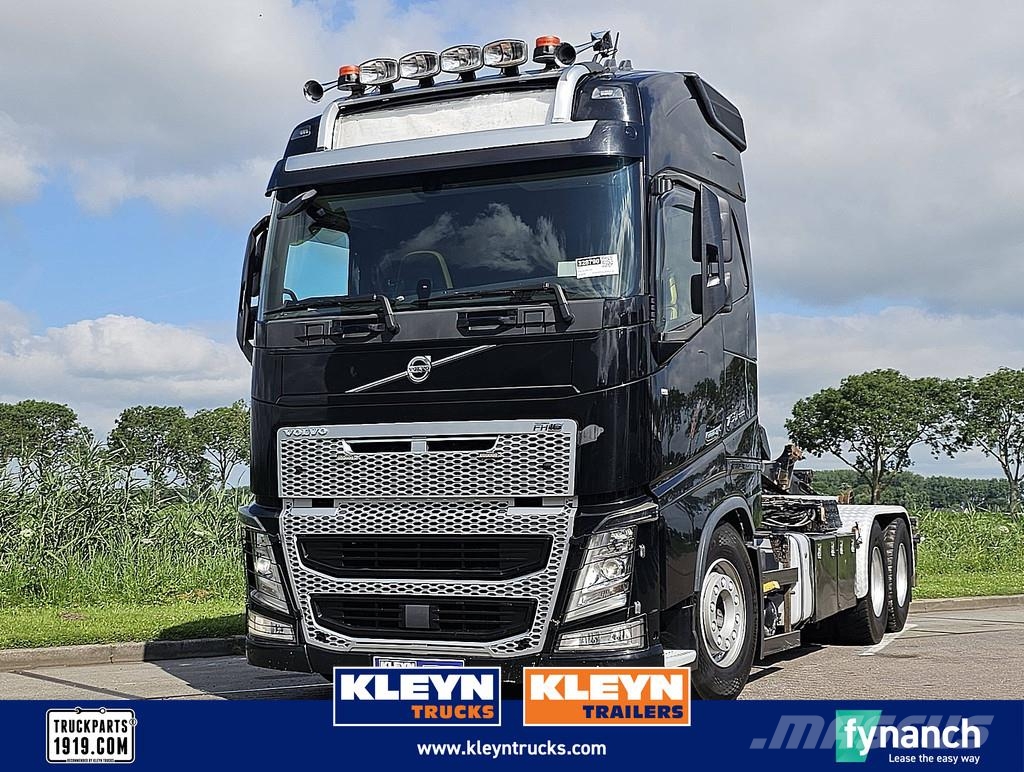 Volvo FH 750 6X4 LIFTAXLE RETARD. Camiones elevadores de gancho