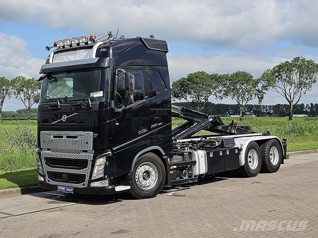 Volvo FH 750 6X4 LIFTAXLE RETARD. Camiones elevadores de gancho