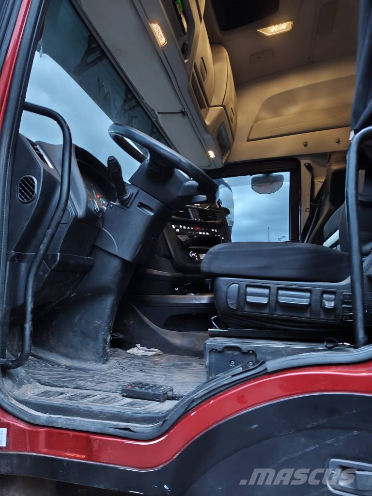 Iveco X-Way 570 شاحنات مسطحة / أوناش