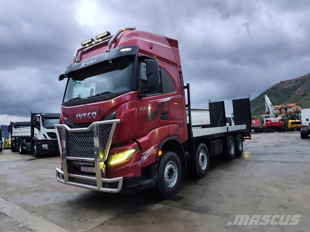 Iveco X-Way 570 شاحنات مسطحة / أوناش