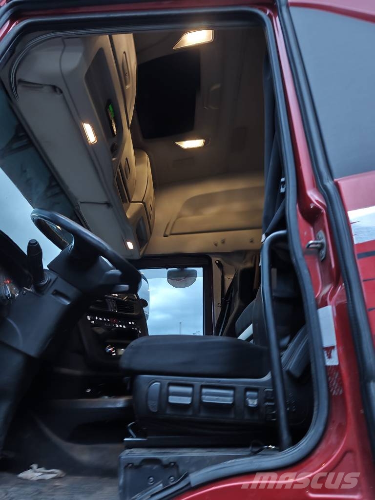 Iveco X-Way 570 شاحنات مسطحة / أوناش