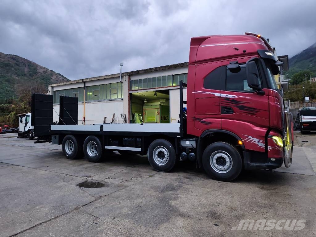 Iveco X-Way 570 شاحنات مسطحة / أوناش