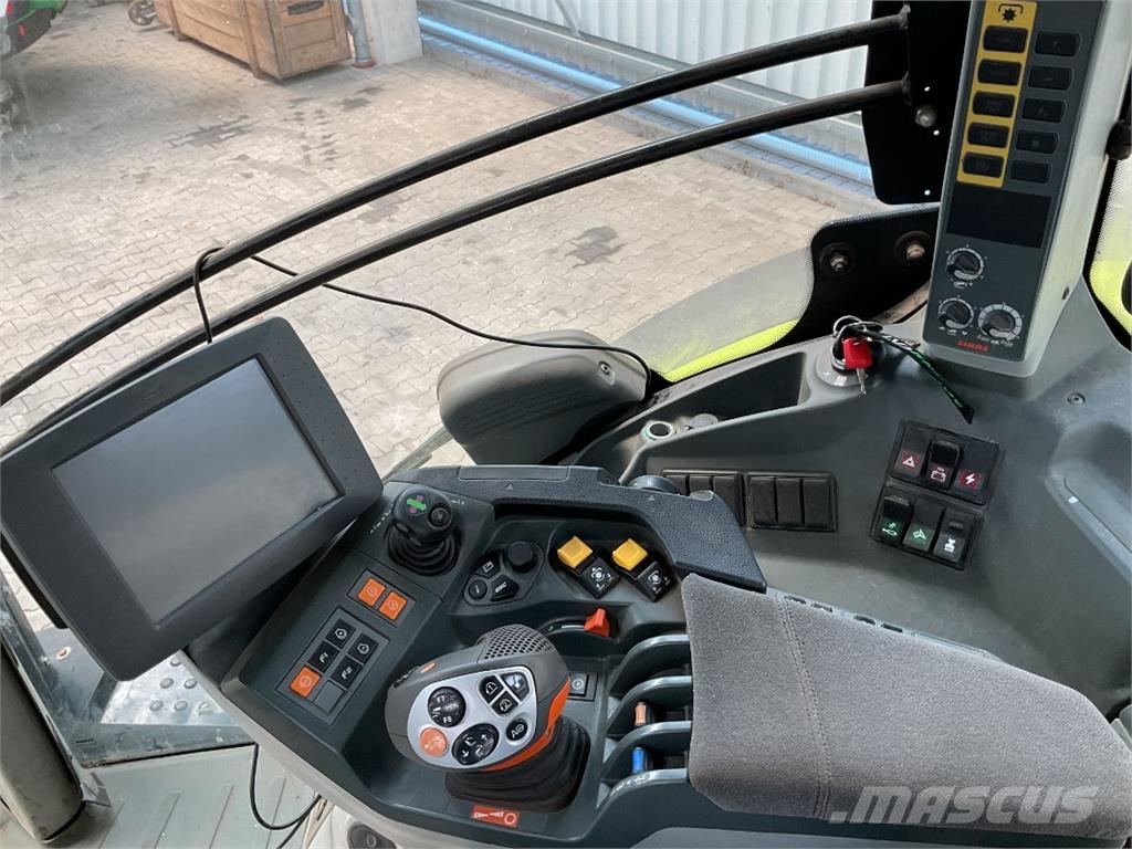 CLAAS Axion 810 Tractoare