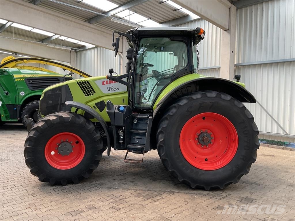 CLAAS Axion 810 Tractoare