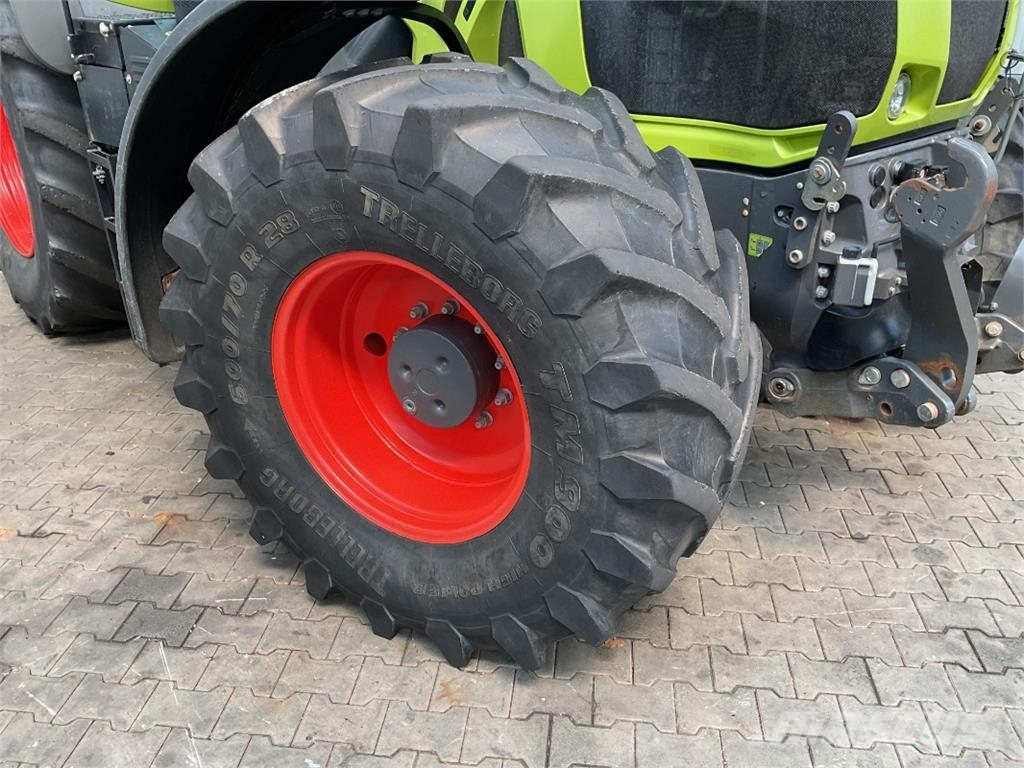 CLAAS Axion 810 Tractoare