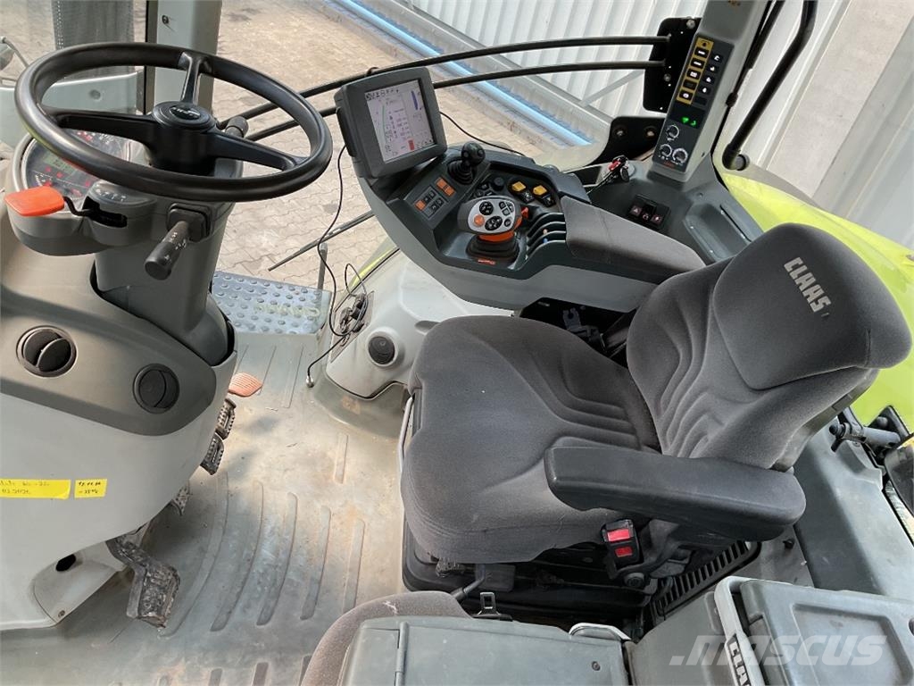 CLAAS Axion 810 Tractoare
