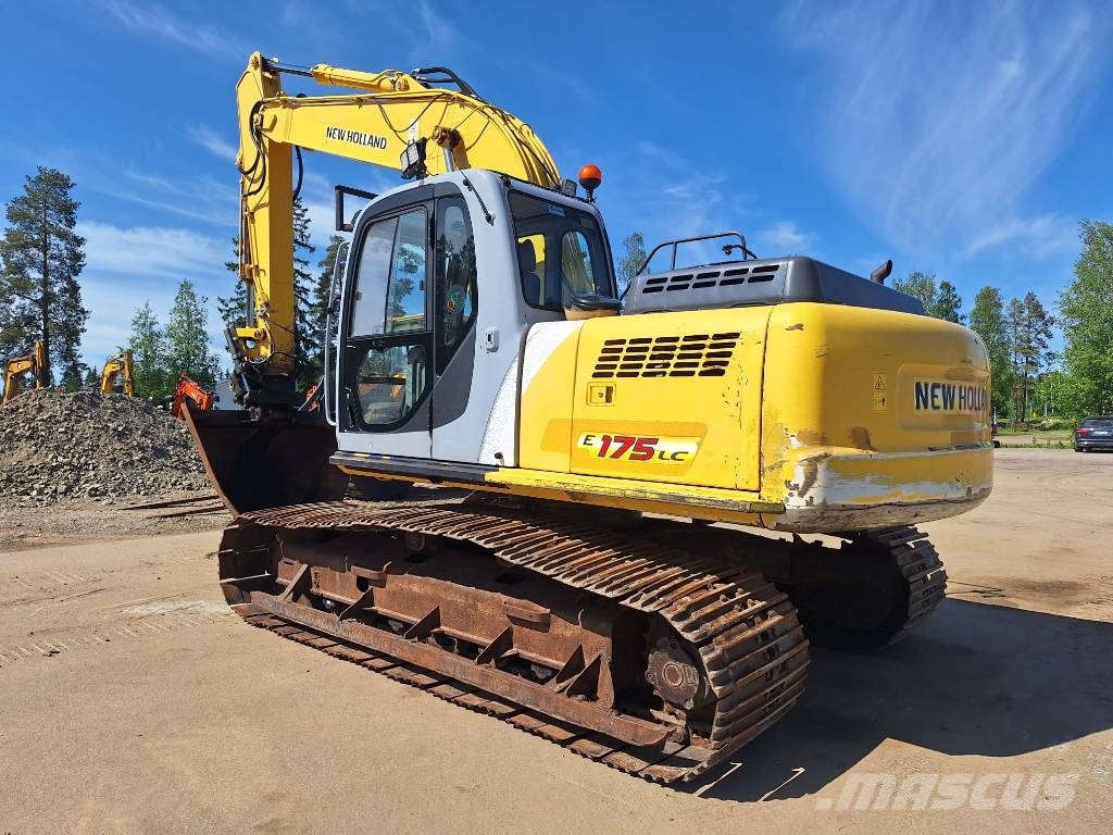 New Holland E175LC KALLISTAJALLA حفارات زحافة