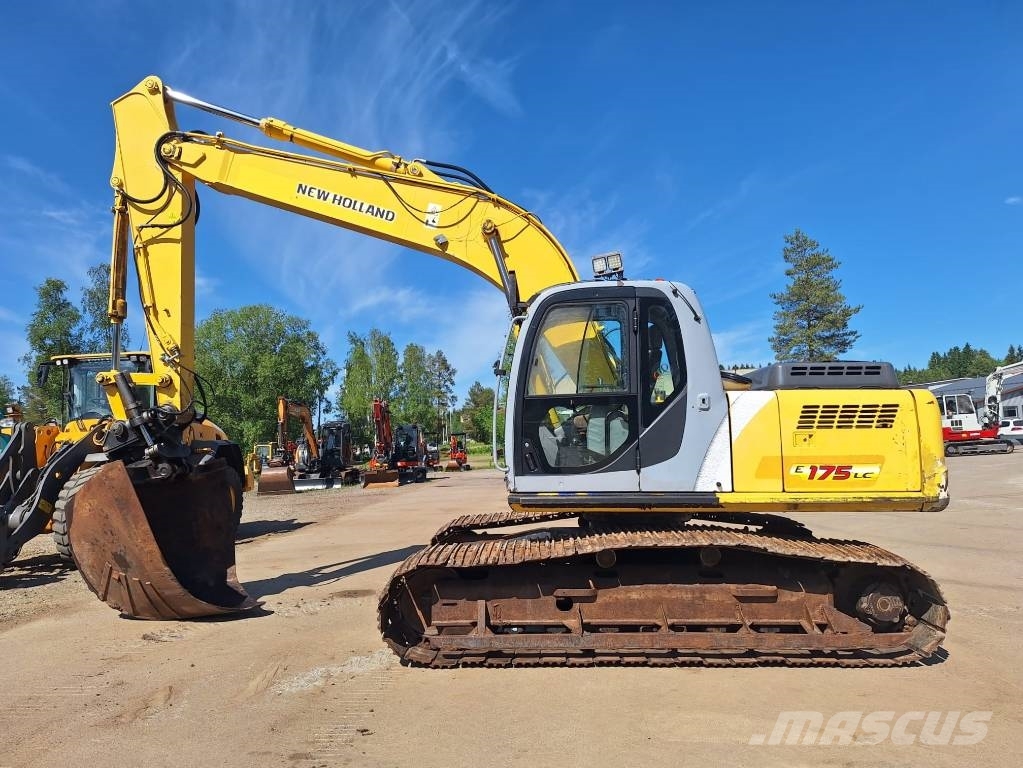 New Holland E175LC KALLISTAJALLA حفارات زحافة