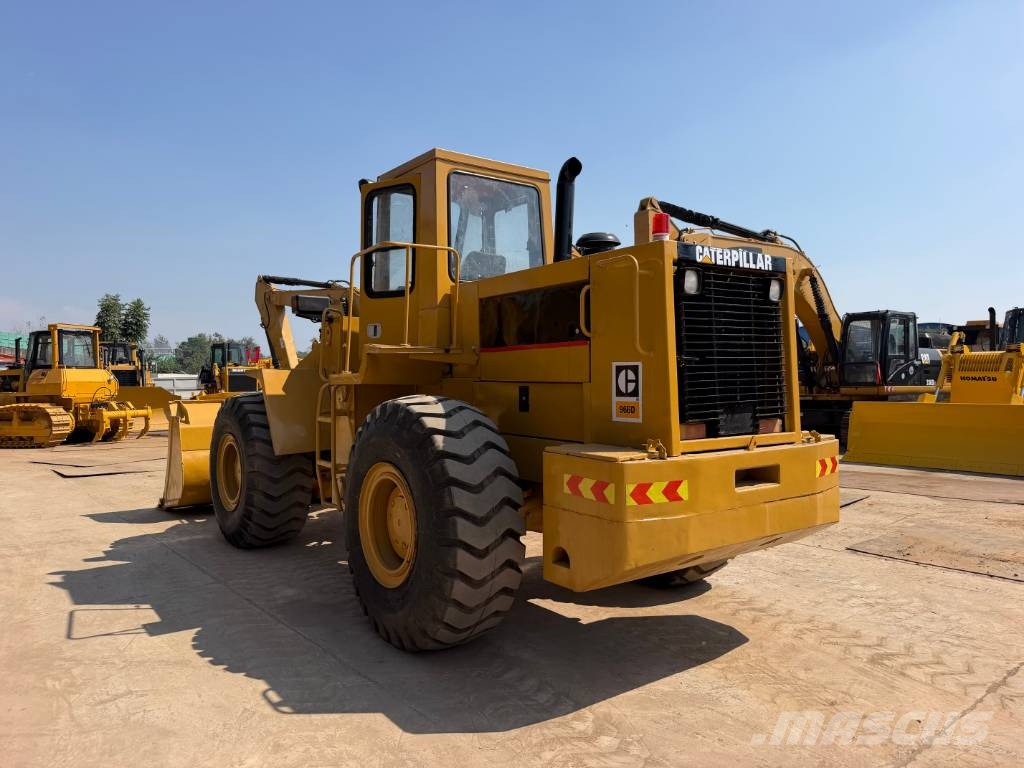 CAT 966D Kolesni nakladalci