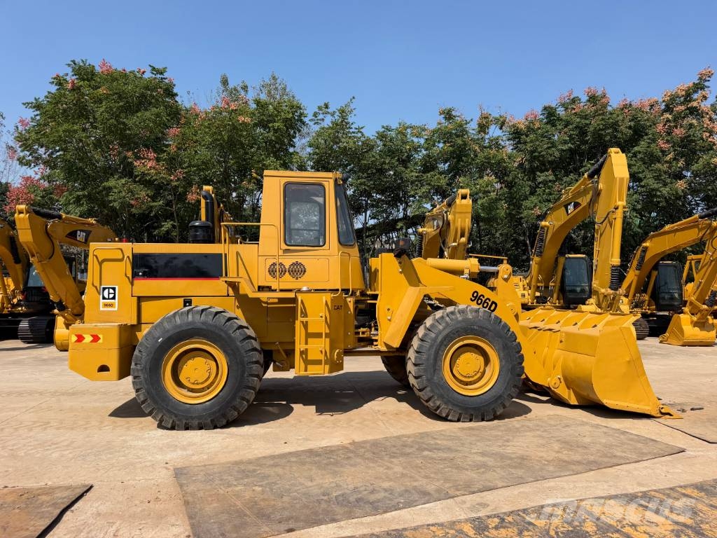 CAT 966D Kolesni nakladalci