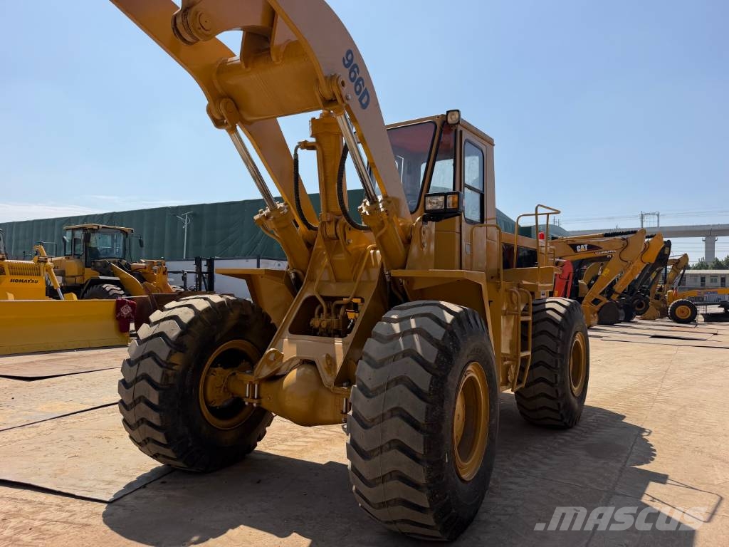 CAT 966D Kolesni nakladalci
