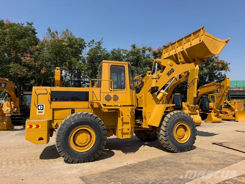 CAT 966D Kolesni nakladalci