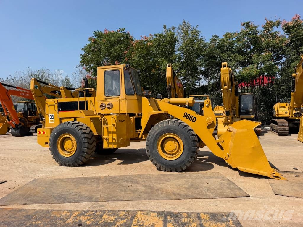 CAT 966D Kolesni nakladalci