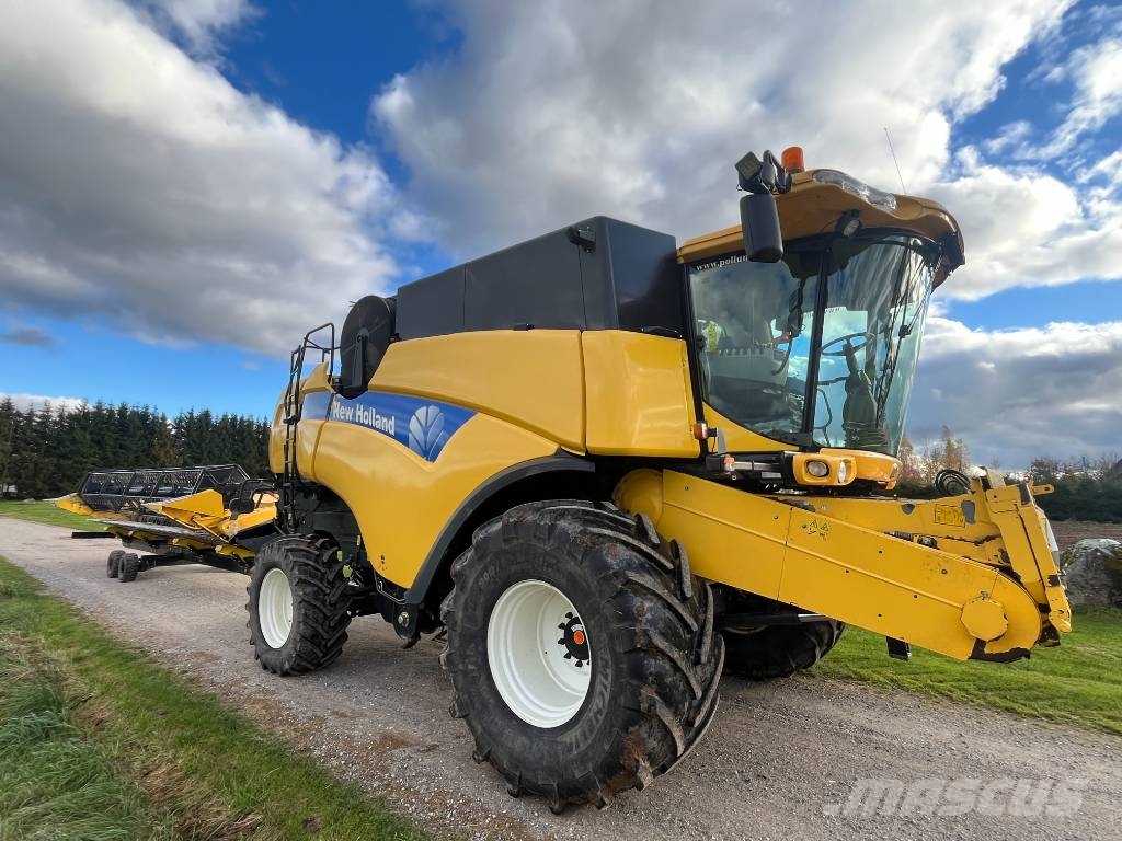 New Holland CX 8080 حصادات