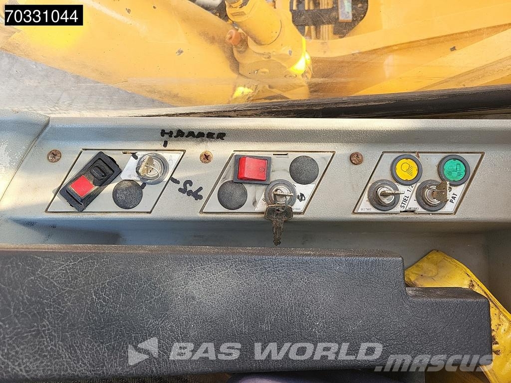 Liebherr R944 UHD - Extendable Undercarriage Bageri za rušenje