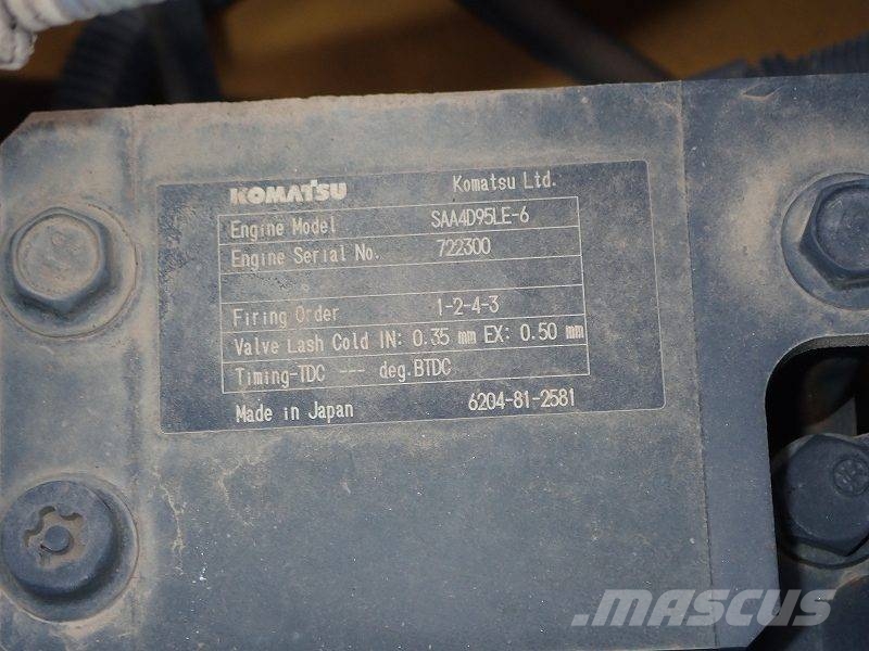 PC PC138US‑10 حفارات زحافة