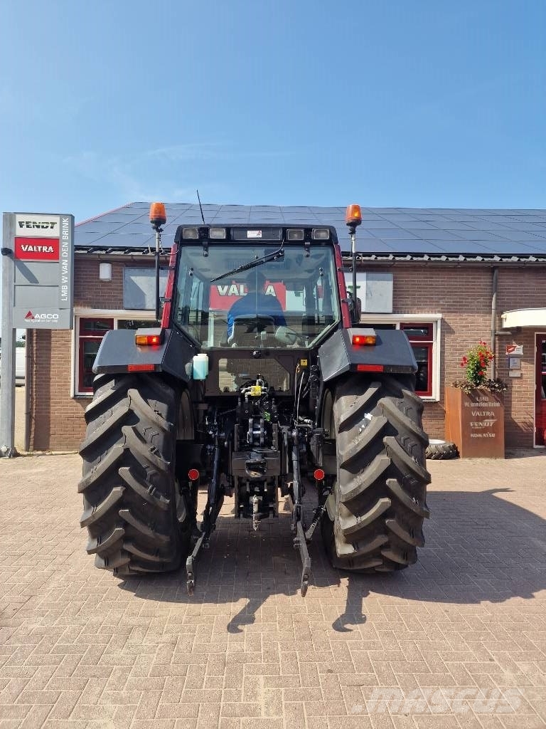 Valtra 8950 Tractors