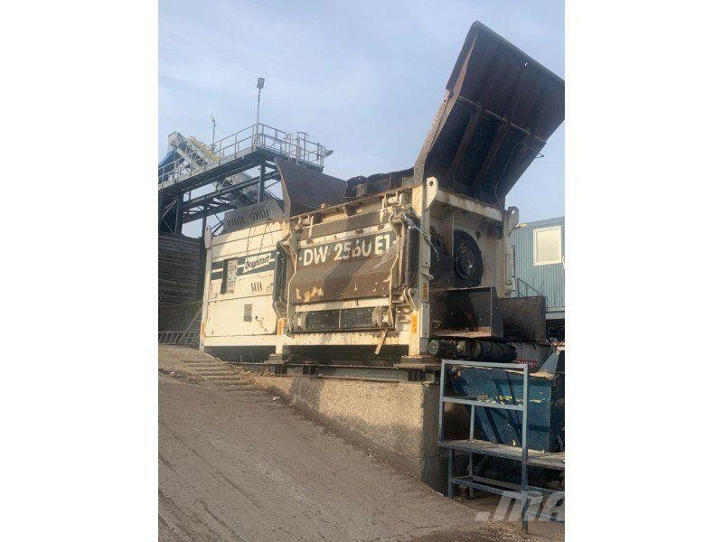 Doppstadt DW 2560 E1 / Schredder / Stationär آلات تمزيق المخلفات