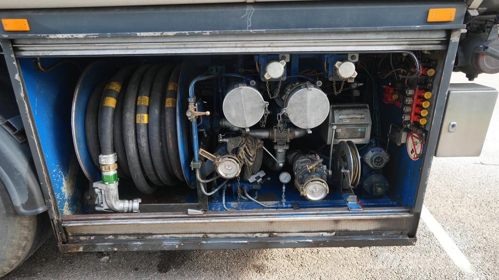 Dijssel 1 axle adr fuel tank trailer 24.000ltr Tankopleggers