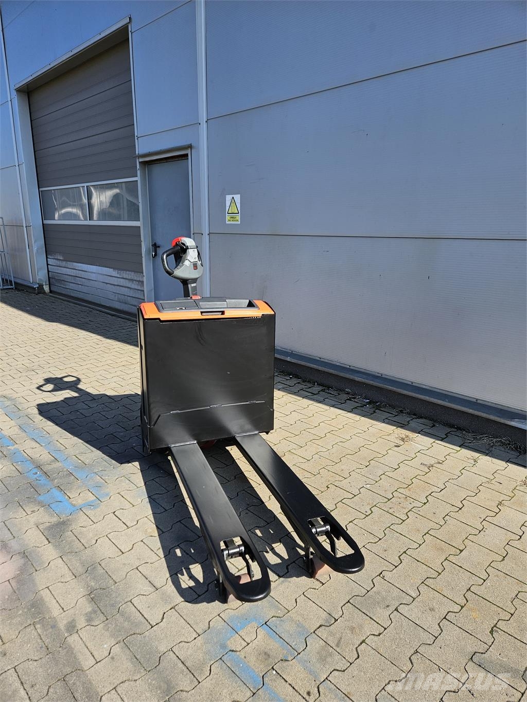 BT LWE 140 Παλετοφόρα πεζού χειριστή με ιστό