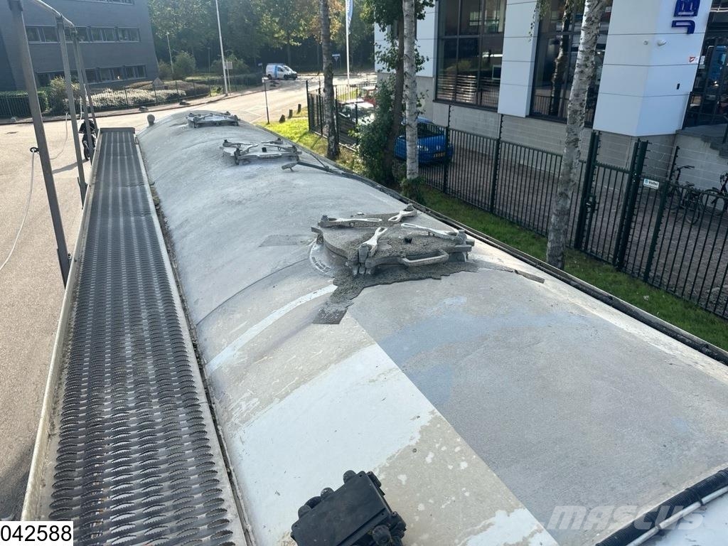 Feldbinder Silo 40.000 Liter, 1 Comp Напівпричепи-автоцистерни