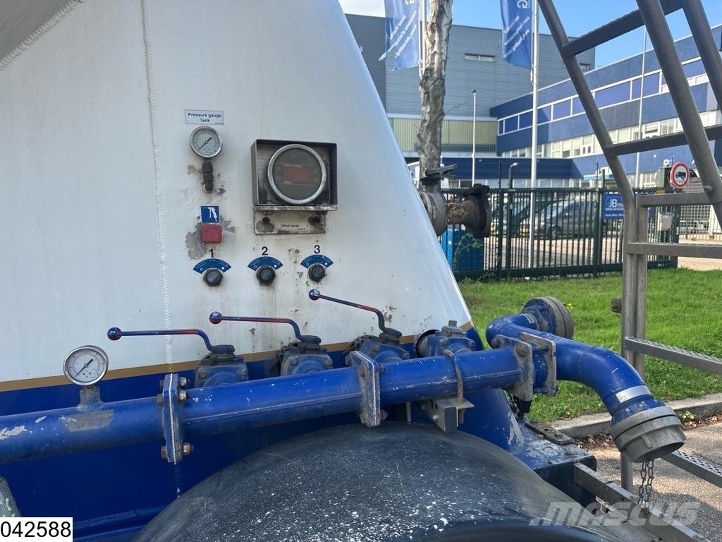 Feldbinder Silo 40.000 Liter, 1 Comp Напівпричепи-автоцистерни
