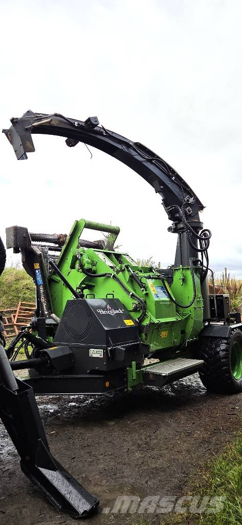 Heizohack HM 10-500KF /Valtra T234 Versu 4WD tractor Drobilice drva / čiperi